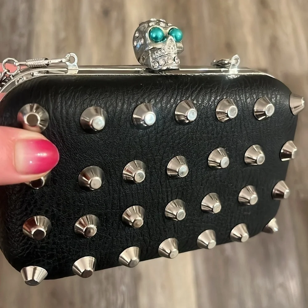 Skull evening bag black w chain clutch purse 5 piece travel skull brush set NEW
